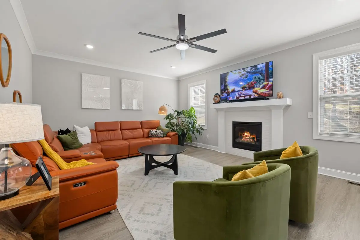 A tidy residential room. Daytona Beach.