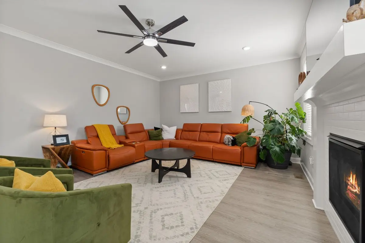 A tidy residential room. Daytona Beach.