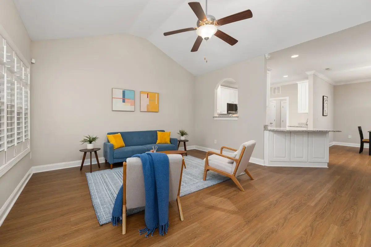 A tidy residential room. Daytona Beach.